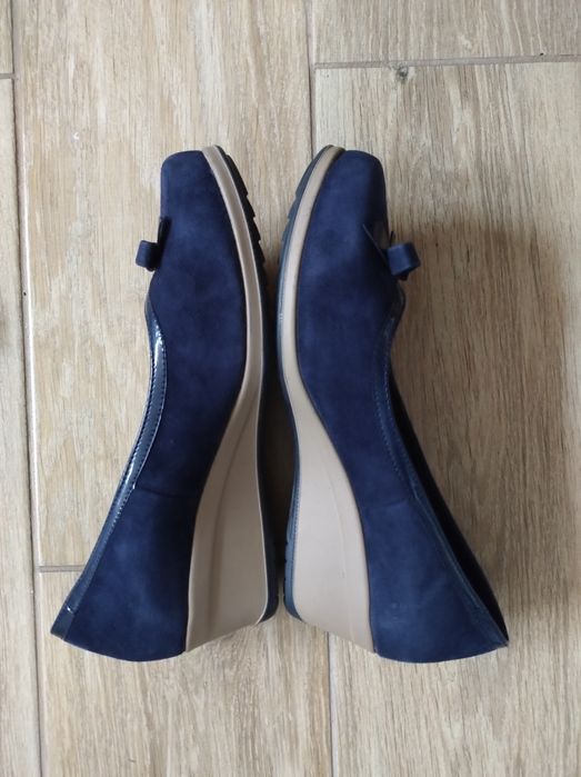 Półbuty na koturnie Lasocki