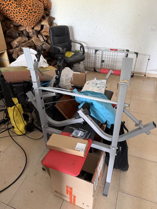 Weight bench for clearing space462904629574379520