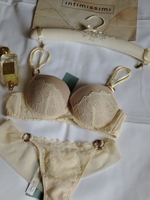 Шикарний романтичний комплект балконет Intimissimi