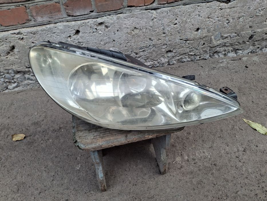 Фара фары Peugeot 206 пежо 206 рестайл
