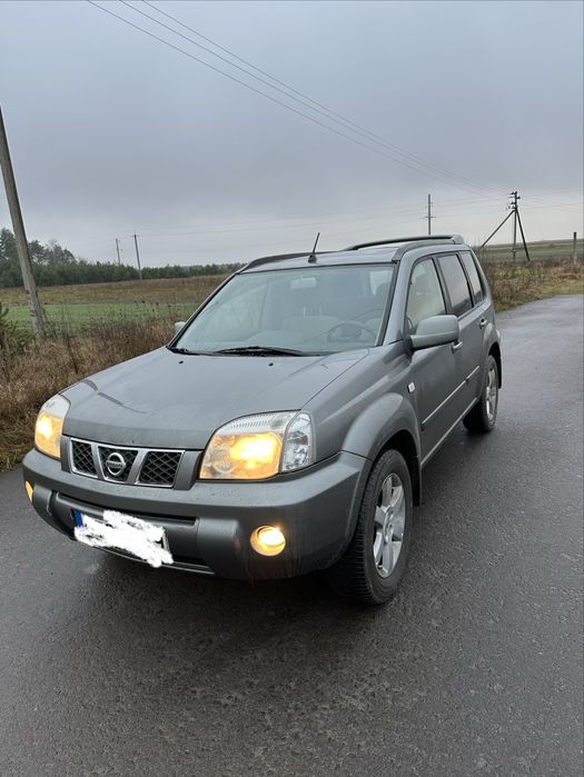 Нісан Хтрел 
Стан дуже хороший 
2.2 повний привід 
Блокіровка все чотко 
Їде дуже хорошо