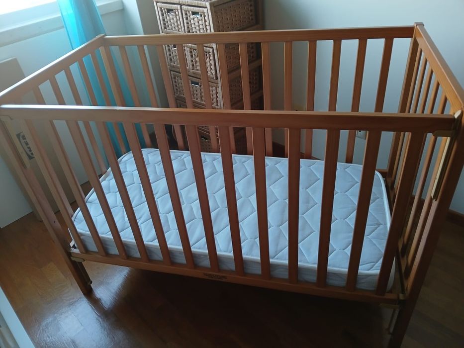 Cama de grades madeira