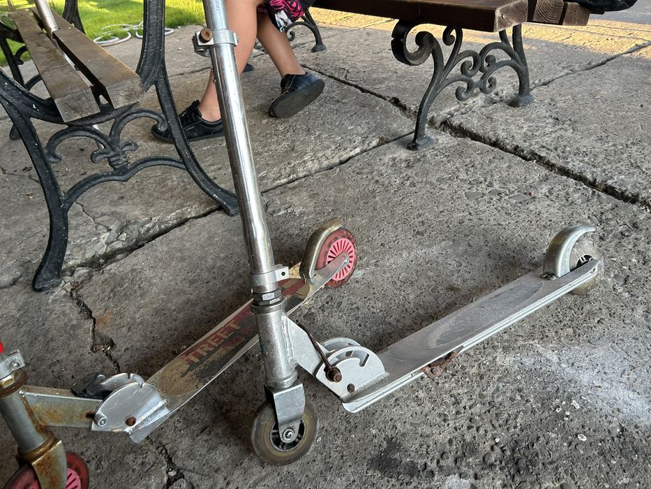 Dwie hulajnogi dla dzieci