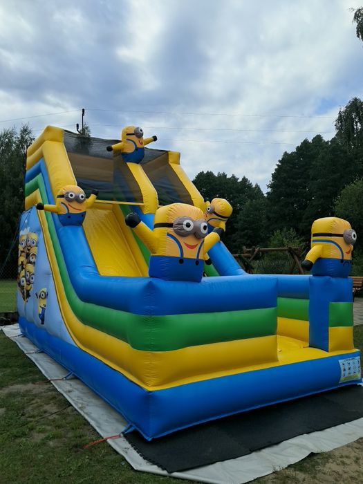 Dmuchana zjezdzalnia minionek