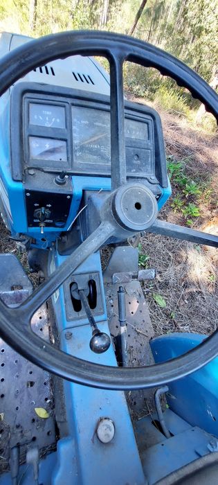 Trator Izeki 25cv 4x4