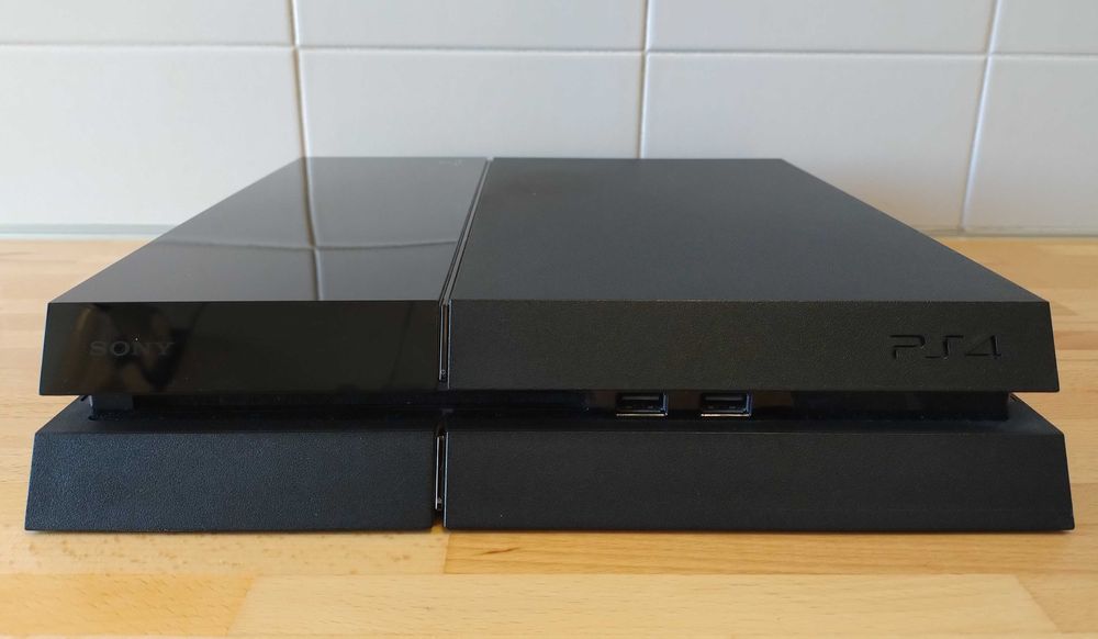 Konsola Playstation 4 PS4