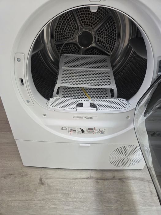 Maquina de secar roupa em excelente estado