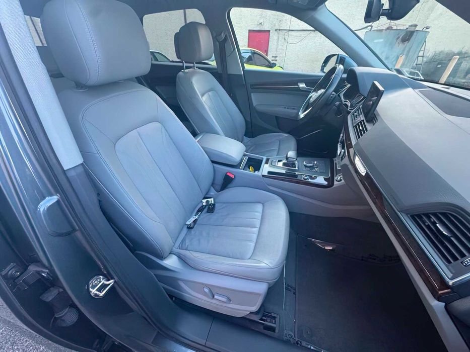 Audi Q5      2020