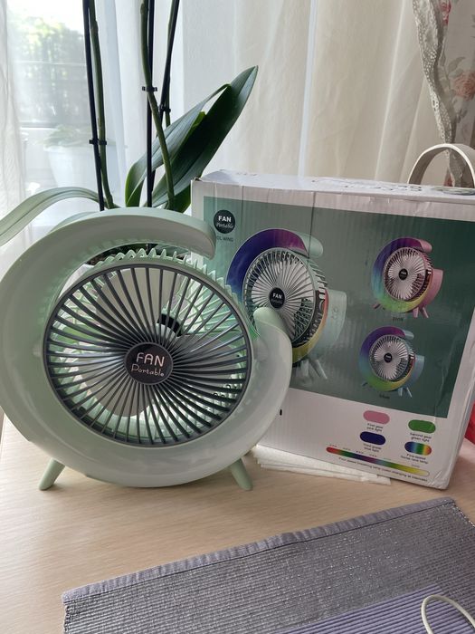 Настільна лампа, тришвидкісний вентилятор з обертанням на 180°