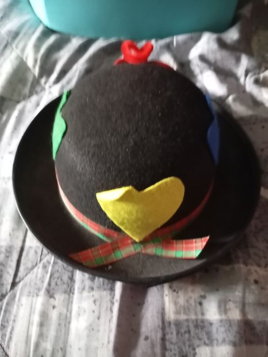 Chapéu palhaço  usado