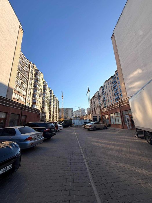 Сдам до лета 2 комнатную квартиру(студия и спальня)в ЖК Парус