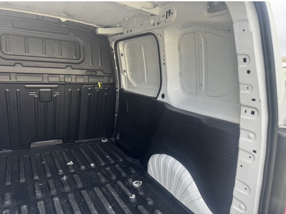 Peugeot Partner 1.5 HDI 2022  *NACIONAL 6 veloc.  ! Preço já com IVA