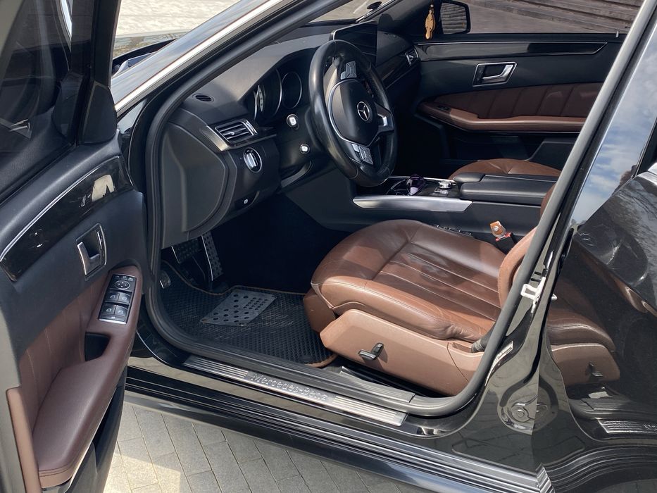 Продаєтся автомобіль Mersedes Benz E300 Hybrid W212 2013г в