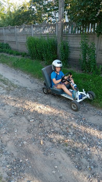 Квадроцикл бензиновий.