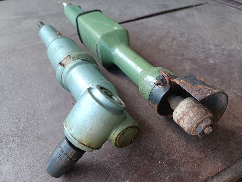 Пневматичний інструмент, шліфувальна машина та гайковерт