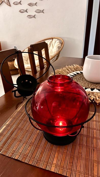 Candeeiro estilo naval em vidro vermelho