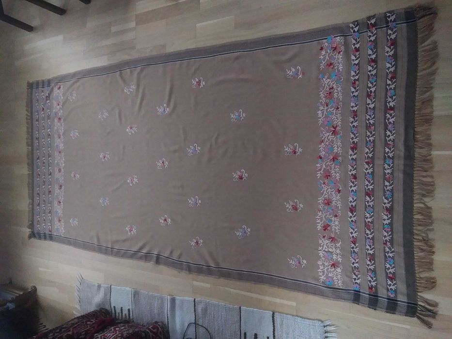 Obrus haftowany, kwiaty, Afganistan