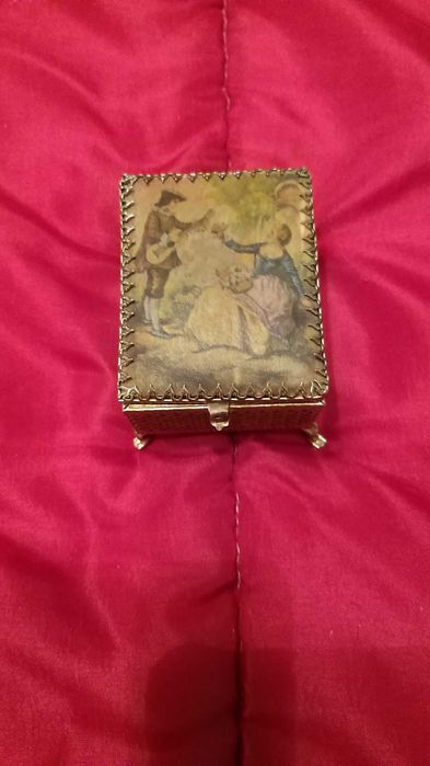 Antigo Porta Joias Em Metal E Tecido