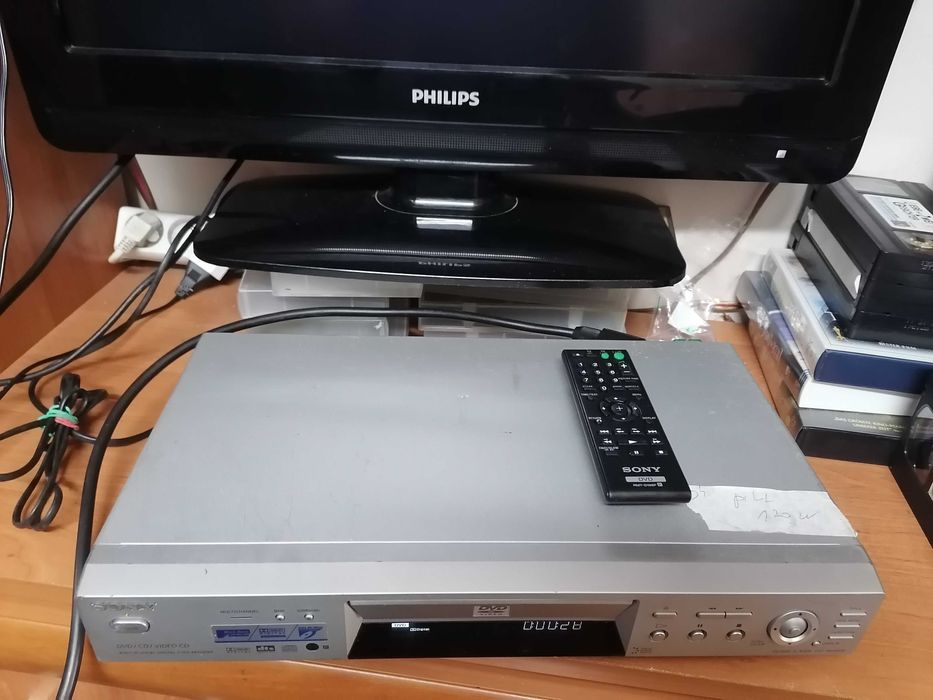 Odtwarzacz CD/DVD Sony DVP-NS400D pilot