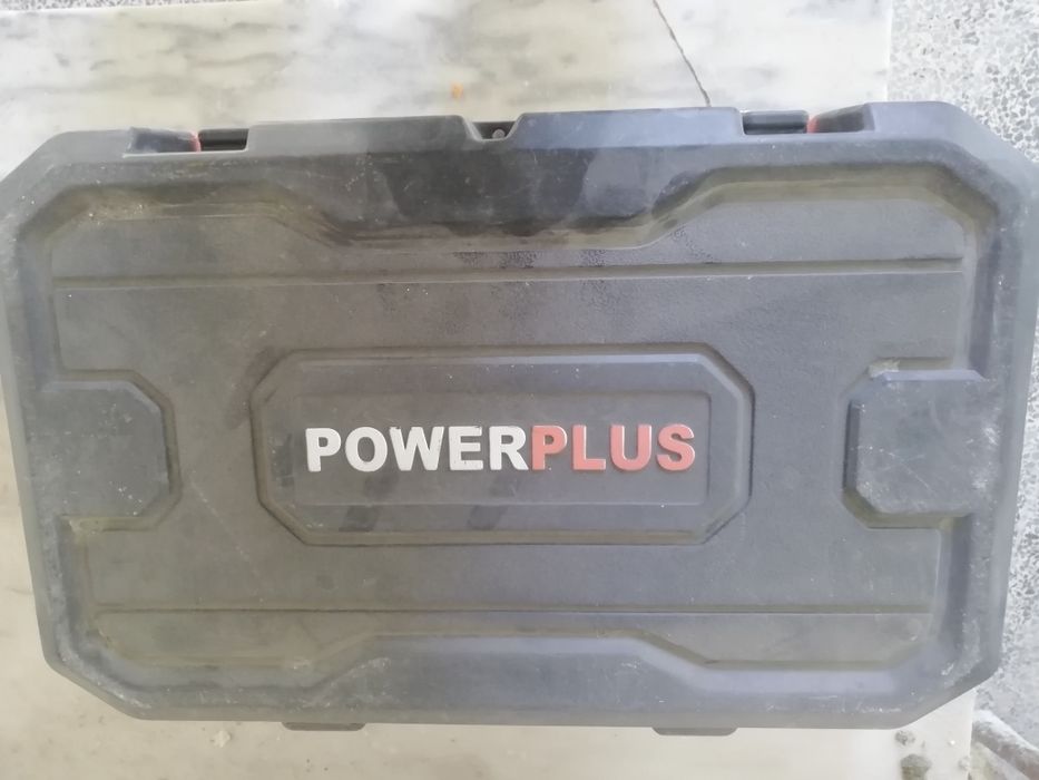 Baterias e carregador.