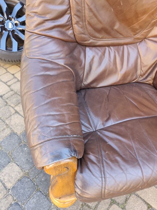 Skórzany fotel i skórzana sofa