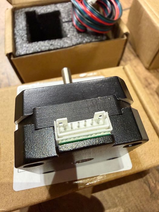6x Motores Stepper NEMA17 17HS4023 – Novos