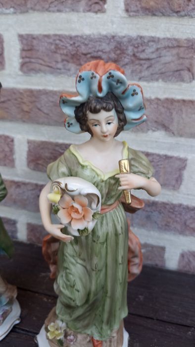 "Галантная пара"  статуэтка