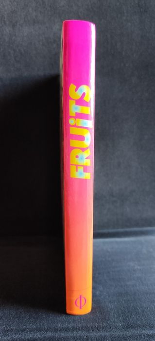 Livro e postais Fruits