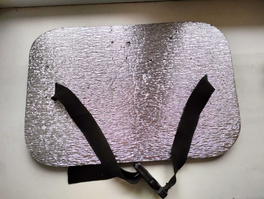 Продам сидушку туристичну тришарову фольговану з кріпленням на поясі..