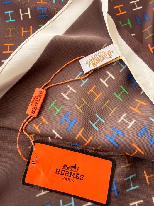 Стильна жіноча хустка в стилі Hermès 90x90 см