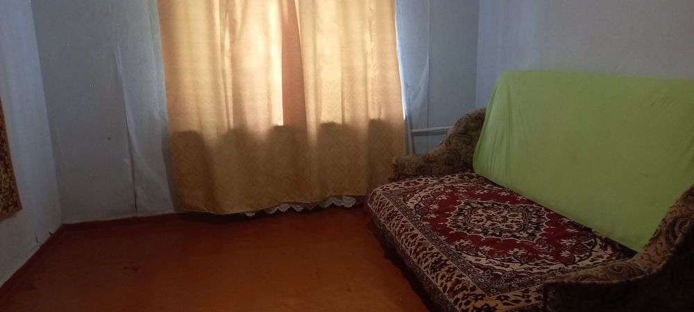 Продам 2-х кімнатну,  центр. Можливо по сертіфікату