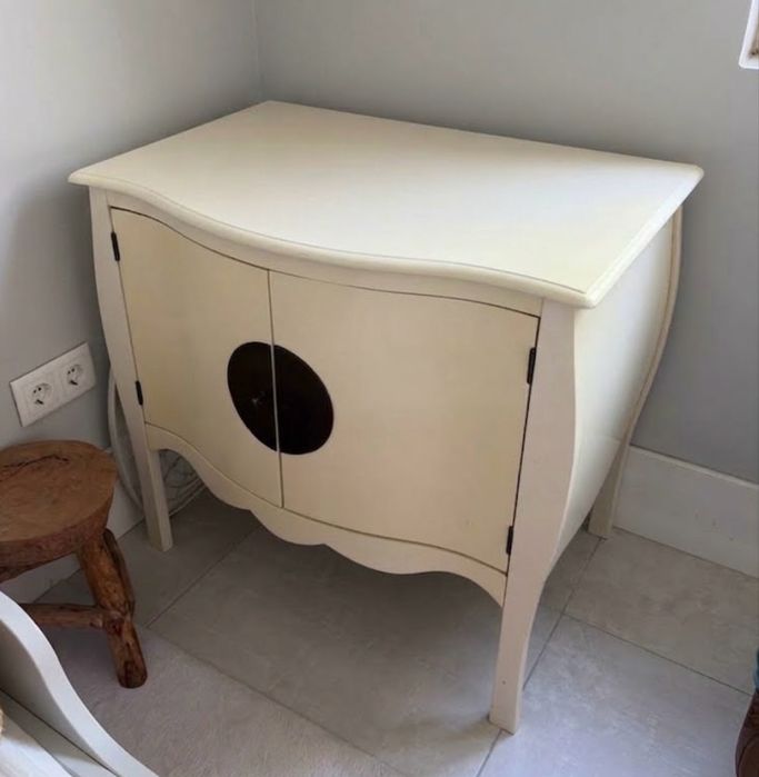 Movel branco usado