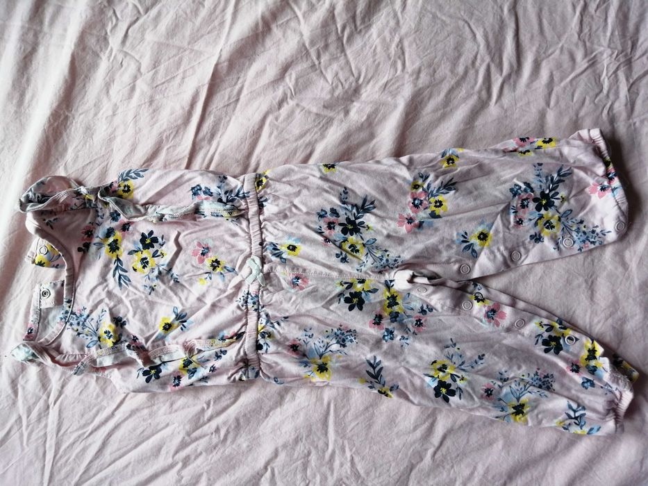 2 rampersy stan idealny, kombinezon, bluzka, majtki roz.86 dziewczynka