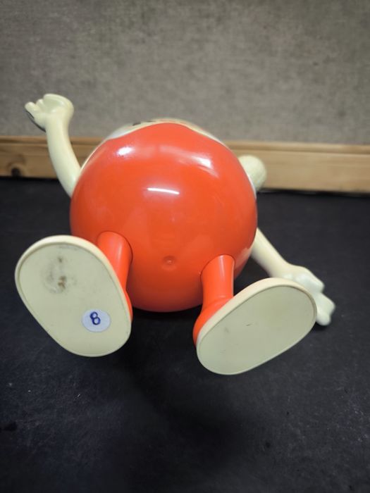 Boneco Ovo Kinder mealheiro