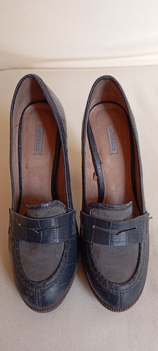 Sapato salto alto cinza em pele Marca Uterque