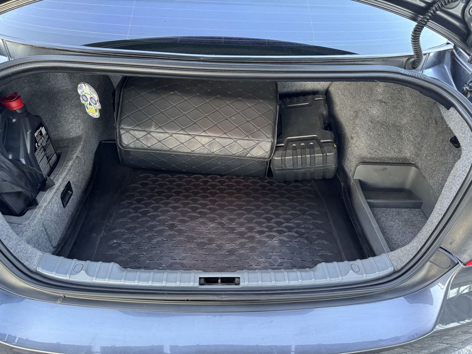 Продам BMW e90  2005