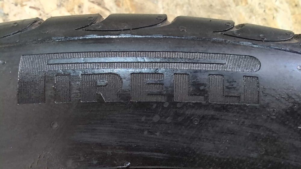Шини Bridgestone + Pirelli R18 235/45 пара