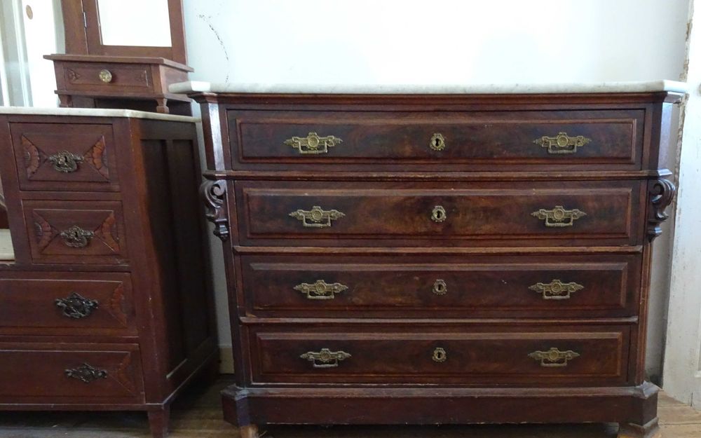 Móvel Pechiché / Toucador e Comoda Muito Antigos (+ de 90 Anos)