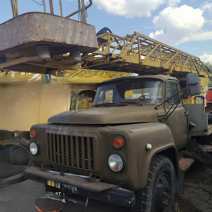 Автовежа автовишка АП-17 висувною драбиною