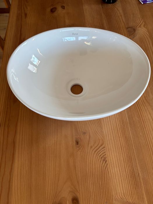 Nowa nie używana umywalka   REA