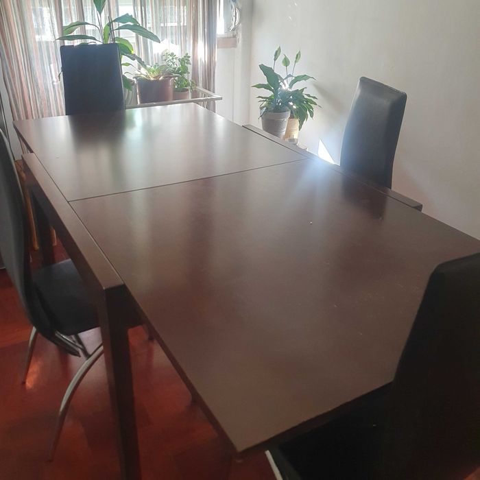 Mesa de Jantar Extensível (OFERTA: 4 Cadeiras)