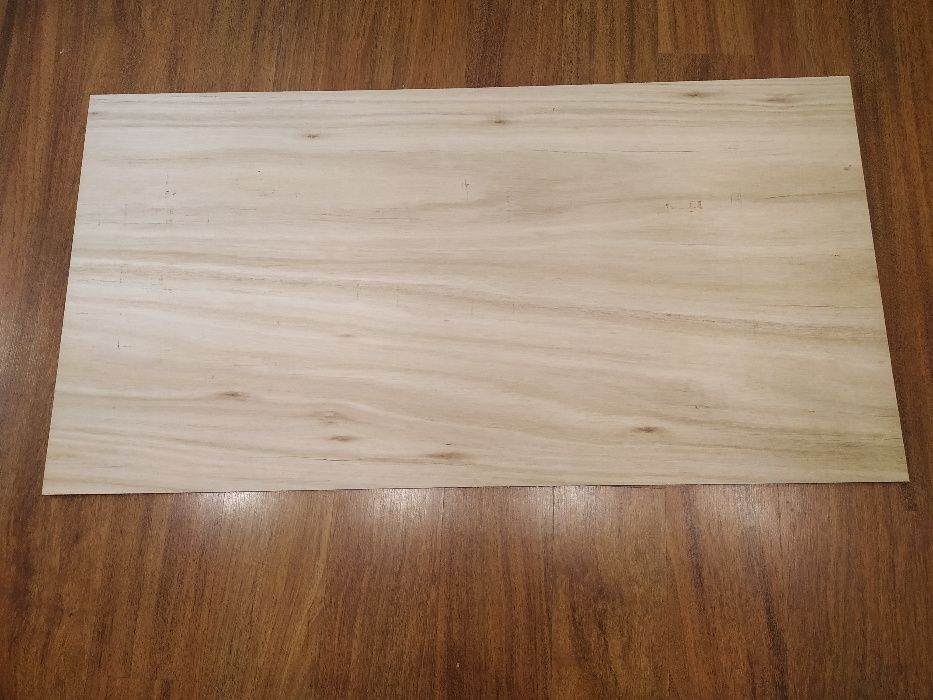 Contraplacado marítimo placas de 1000 x 500 x 6 mm.