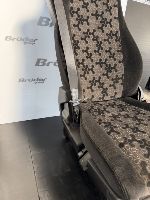 Fotel prawy pneumatyczny Scania NG welurowy stan bardzo dobry
