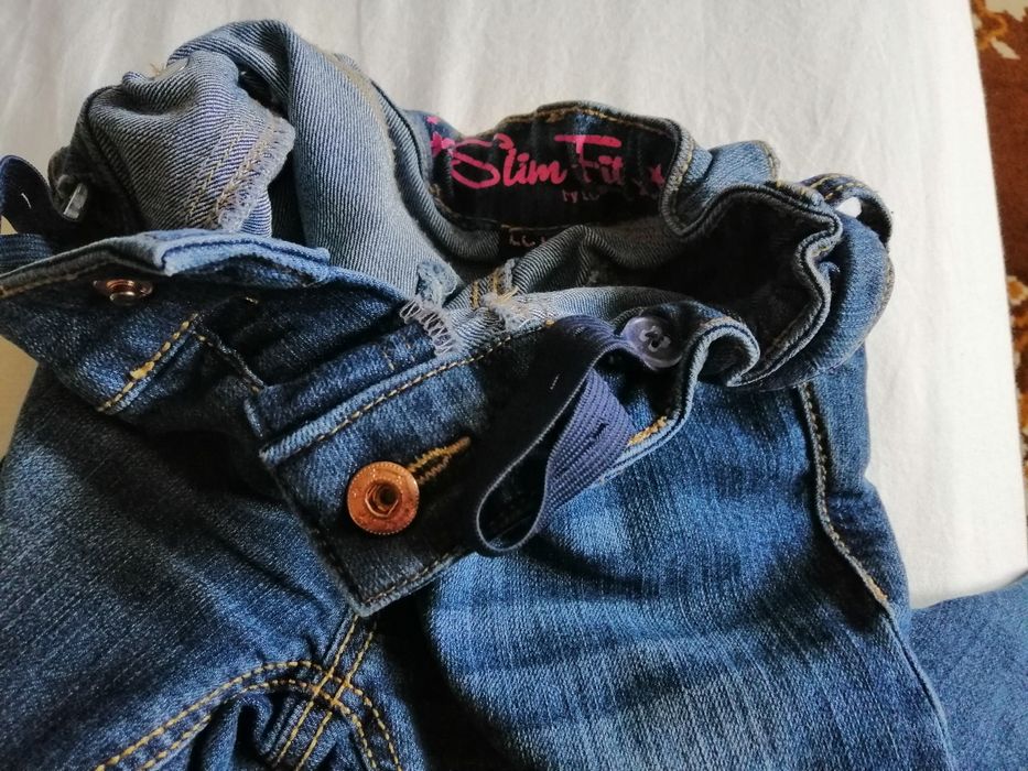 Продам джинсы на девочку