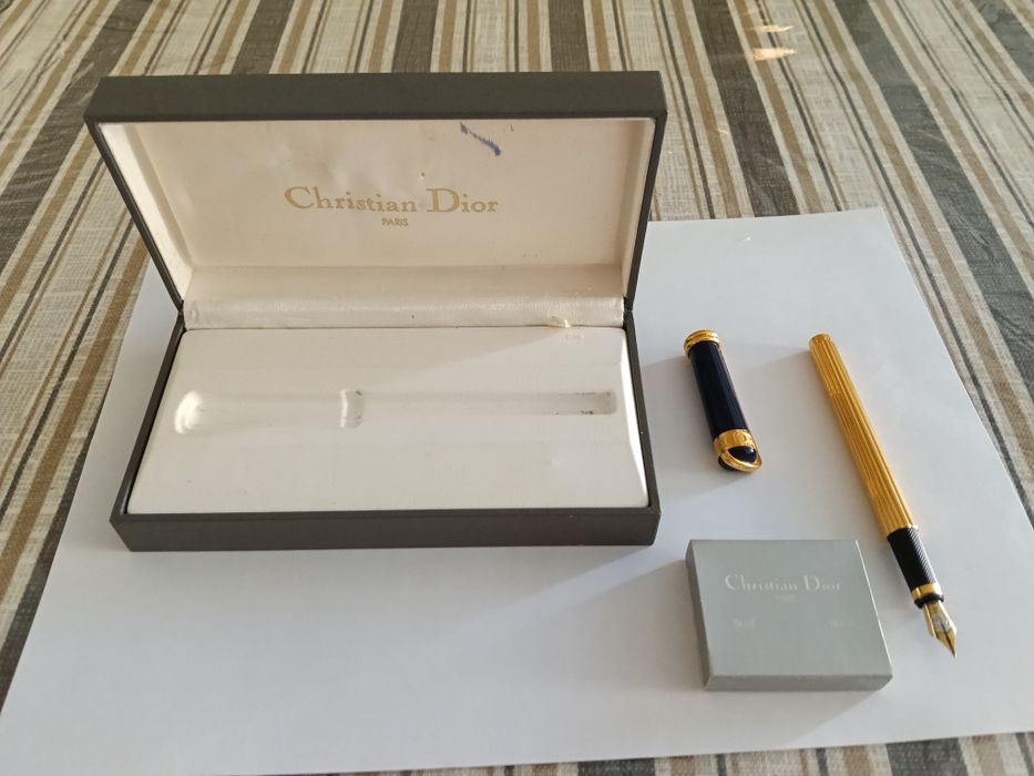 Vendo caneta Christian dior ouro