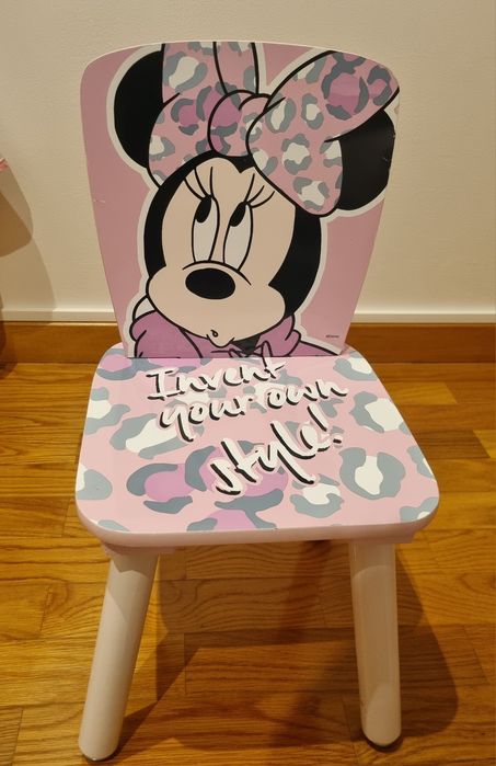 Mesa Minnie e 2 cadeiras