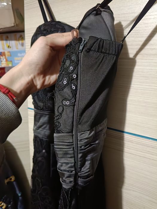 Sukienka błyszcząca 38 M