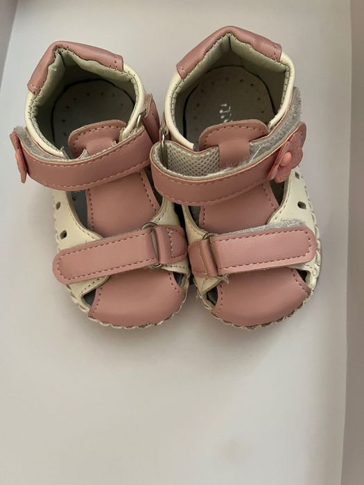 Туфлі на дівчинку