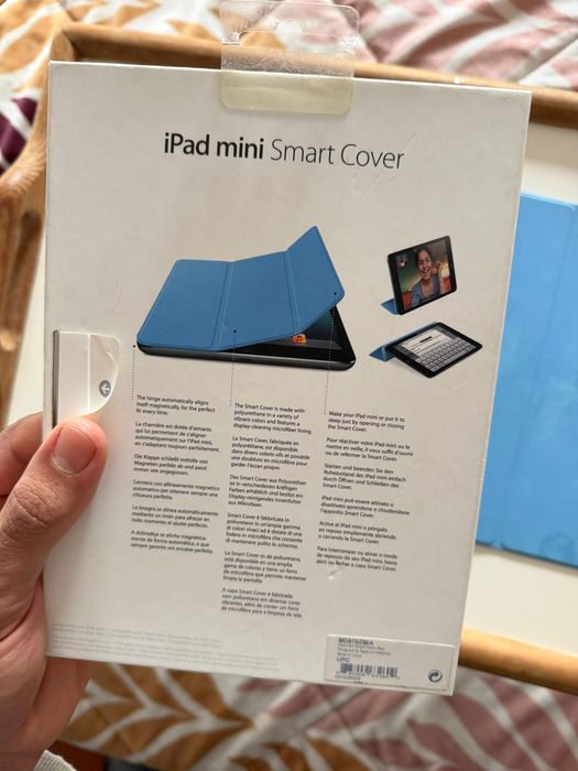 Apple iPad Mini Smart Cover Original – 2 Capas (1 Nova Lacrada + 1 Azul Usada)