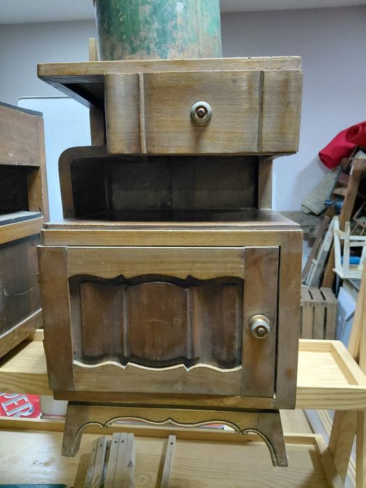 Mesa cabeceira peniqueira